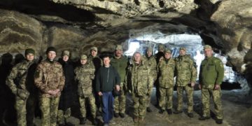 Для військових, які проходять реабілітацію на Тернопільщині, провели унікальну екскурсію в печері “Вертеба”