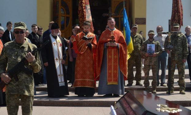 Загинув в жорстоких боях під Бахмутом: на Тернопільщині прощаються з військовим Володимиром Сухим