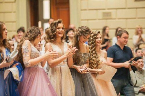 Тернополянам розповіли, як будуть проходити випускні в умовах воєнного стану?