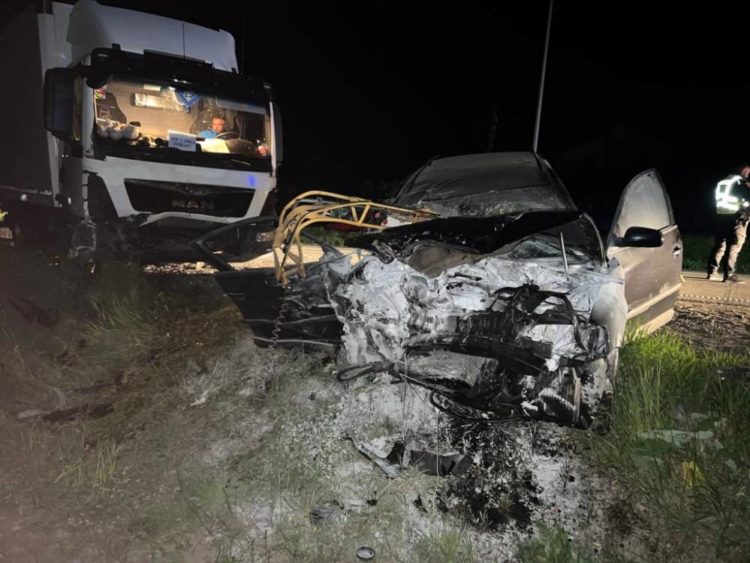 В ДТП на Тернопільщині загинула жінка: іномарка виїхала на зустрічку та потрапила під вантажівку