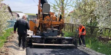 Ямковий ремонт та нове асфальтне покриття: одна з Тернопільських громад проводить активне оновлення доріг
