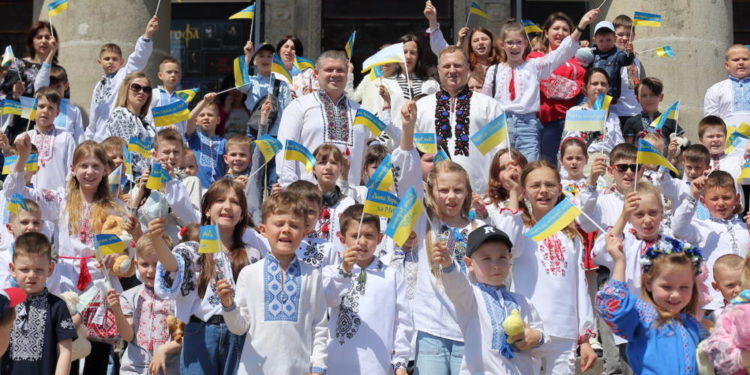Підтримка дітей у час війни: заступник голови Тернопільської облради Ігор Сопель взяв участь у благодійному заході