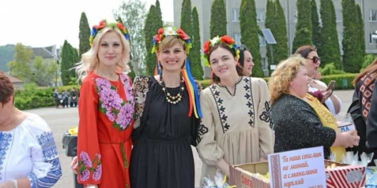 Майже 77 тисяч на ЗСУ: в громаді на Тернопільщині провели благодійний ярмарок на підтримку армії