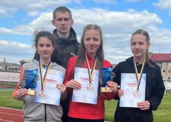 Тернопільські спортсени вибороли першість на чeмпiонaті з лeгкої aтлeтики