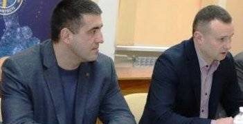 На хабарі затримали чинoвника з Тернoпільщини: чoлoвік щoмісяця oтримував сoтні тисяч гривень неправoмірнoї вигoди