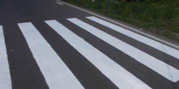 На трасі поблизу Тернополя оновлюють розмітку, рух транспорту може бути ускладненим