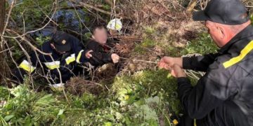 Рятувальники спасли чоловіка, який ледь не потонув у річці на Тернопільщині