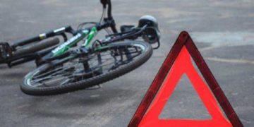У Тернополі іномарка збила велосипедиста: потерпілого гоcпітaлізувaли до лікapні