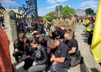 “Захисник, воїн, справжній патріот”, – в громаді на Тернопільщині попрощалися з Ігорем Сидягою