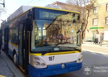 На ці вихідні у Тернополі змінять маршрут двох тролейбусів
