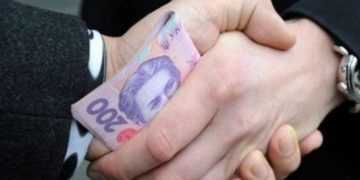 Військовий з Тернопільщини намагався дати хабар офіцеру патрульної поліції