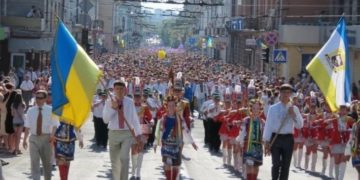 Стало відомо, чи проведуть у Тернополі парад випускників?