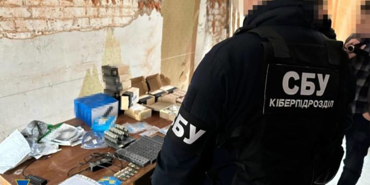 СБУ ліквідувала мережу ботоферм із аудиторією майже 200 тисяч користувачів: працювали на розхитування обстановки в Україні