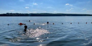 Початок купального сезону: чи безпечно плавати в Тернопільському озері?