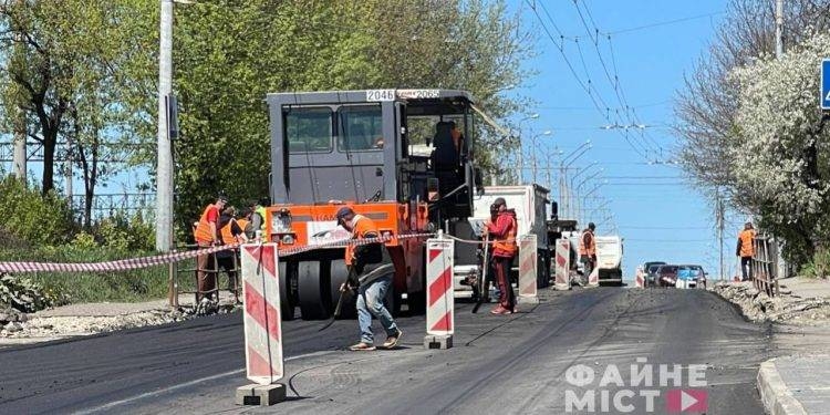 У Тернополі ремонтують близько 10 вулиць, водіїв просять обирати альтернативні маршрути