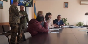 Депутати Підволочиської громади отримали повістки: тернопільський військкомат завітав на сесію селищної ради