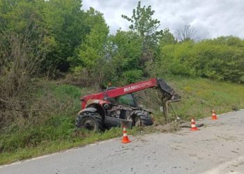 Аварія на дорозі “Галич-Сатанів”: житель Тернопільщини з серйозними травмами потрапив до лікарні