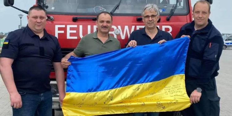 Одна з громад Тернопільщини отримала пожежний автомобіль від закордонних меценатів
