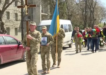 Навіки 27: у Тернополі попрощалися з Героєм, якого забрала війна