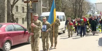 Навіки 27: у Тернополі попрощалися з Героєм, якого забрала війна