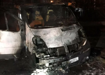 На об’їзній Тернополя дотла згорів мікроавтобус «Opel Vivaro»