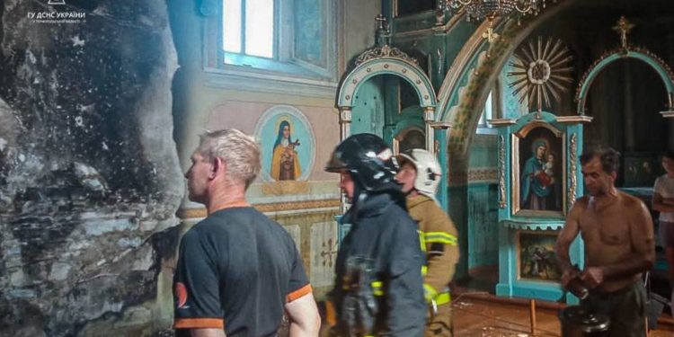 В громаді на Тернопільщині горіла 170-річня святиня