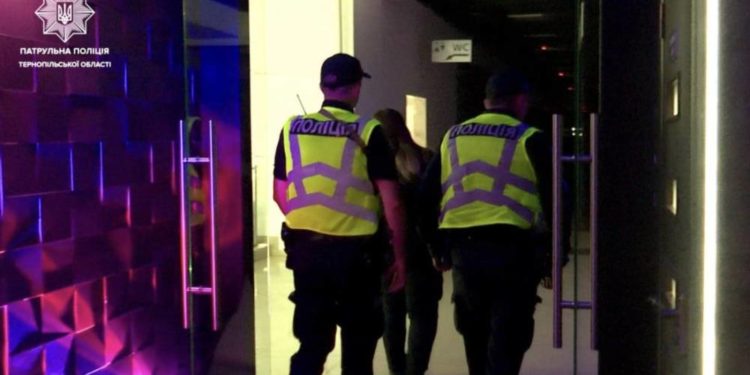 Заклади громадського харчування Тернополя порушують комендантську годину