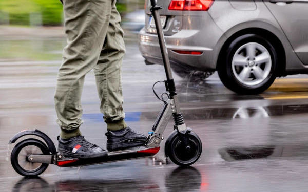 У Тернополі дорослий чоловік пограбував маленьку дитину