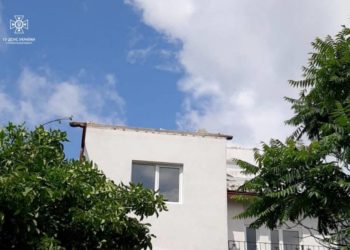 Позривало дахи та повалило паркани: негода наробила біди в громаді на Тернопільщині