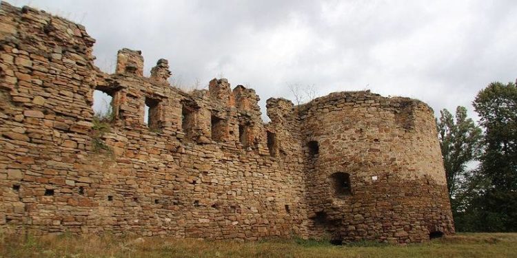 В громаді на Тернопільщині знищують цінну історичну спадщину