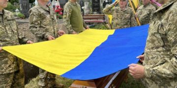 В останню дорогу провели Героя з Тернопільщини Ігоря Лазарева