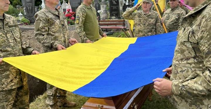 В останню дорогу провели Героя з Тернопільщини Ігоря Лазарева