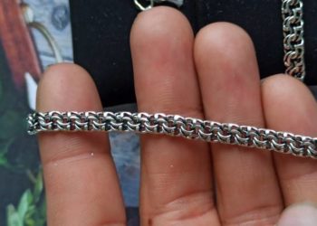 Жителька Тернопільщини обікрала чоловіка, який знепритомнів на вулиці