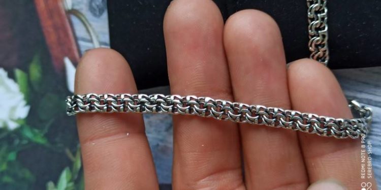 Жителька Тернопільщини обікрала чоловіка, який знепритомнів на вулиці