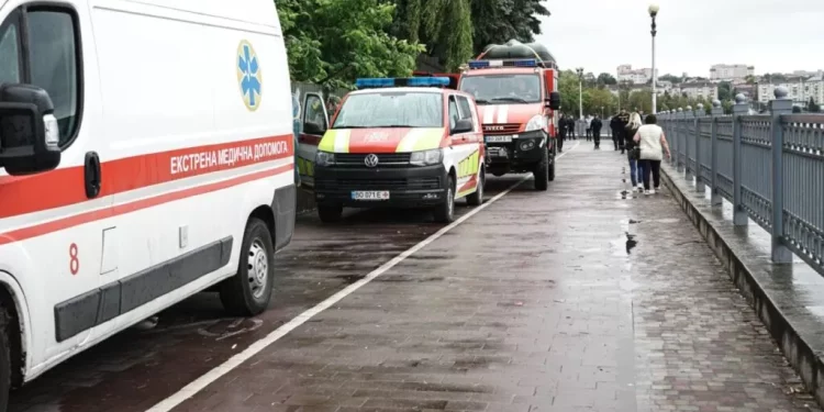 Трагедія на тернопільському ставу: рятувальники пів дня шукали тіло потонулого рибака