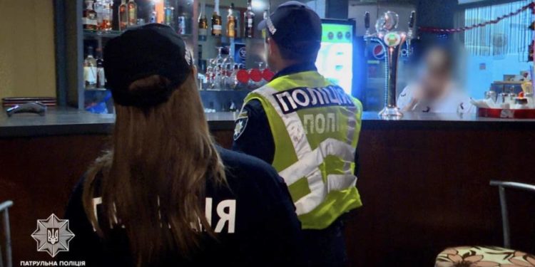 Заклади громадського харчування Тернополя порушують комендантську годину