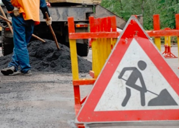 У Тернополі перекрили рух на проспекті Степана Бандери: водіям потрібно ретельніше обирати маршрут