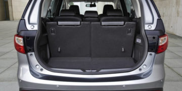 Тернополянин хотів вивезти за кордон призовника сховавши його в багажнику своєї автівки