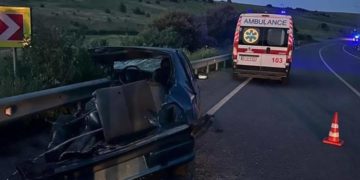 Смертельне ДТП на Тернопільщині: чоловiк нe впорaвся з кeрувaнням i влeтiв у вiдбiйник