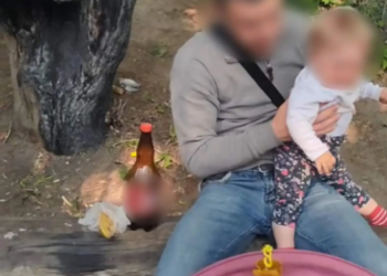 У Тернополі в батьків-алкоголіків забрали дитину