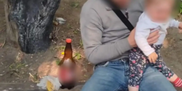 У Тернополі в батьків-алкоголіків забрали дитину