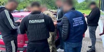 В одній з громад Тернопільщини на хабарі впіймали працівника “військкомату”