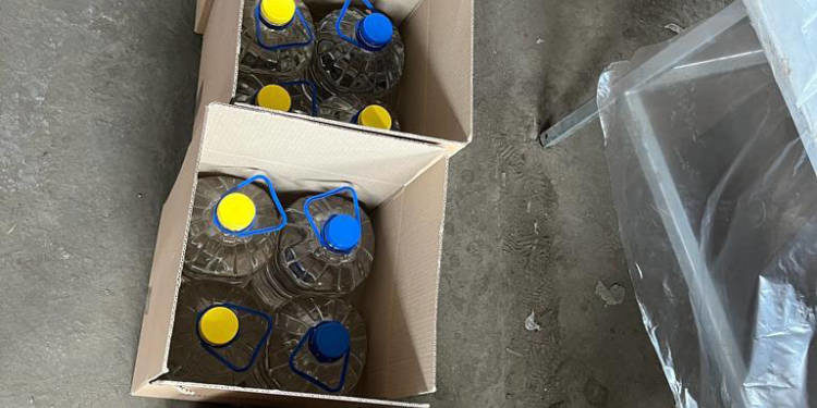  10 тисяч літрів етилового спирту: поліція Тернопільщини викрила групу осіб, які незаконно виготовляли підакцизні товари 