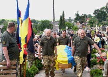 Бійця Юрія Кожушка з Тернопільщини провели в останню путь на Батьківщині