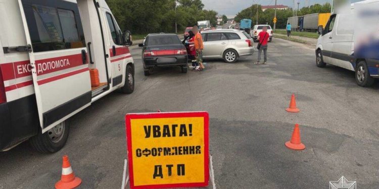 У Тернополі на вулиці Микулинецькій ДТП з постраждалими