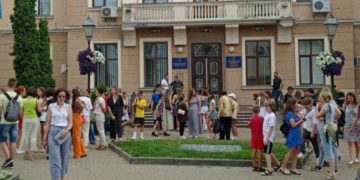 Батьків обманули: в Тернополі не вщухає освітянський скандал