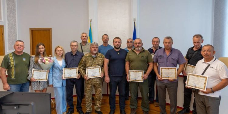 В Тернопільській ОВА вручили військовим сертифікати на придбання житла