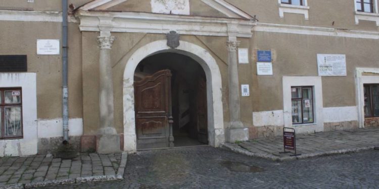У місті на Тернопільщині хочуть відновити старовинний дворик: жителів закликають долучитися до ініціативи