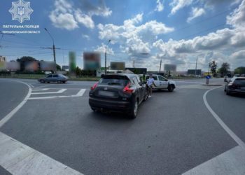 П’яний водій вантажівки зіткнувся з автомобілем у Тернополі