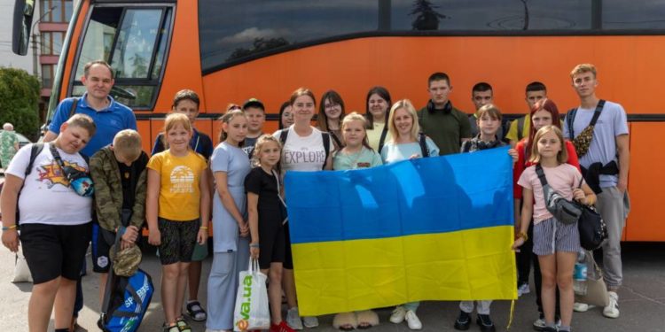 Діти загиблих захисників з Тернопільщини вирушили на відпочинок за кордон